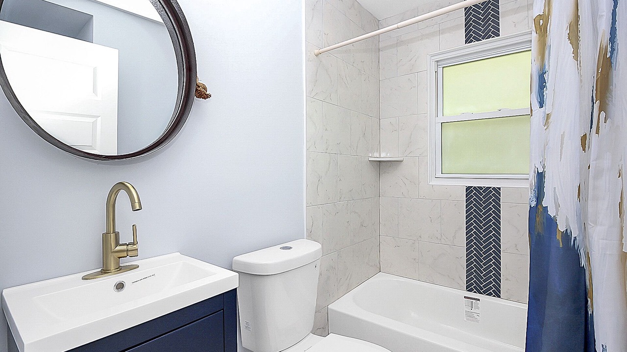 Photo of Bathroom in Bowling Green