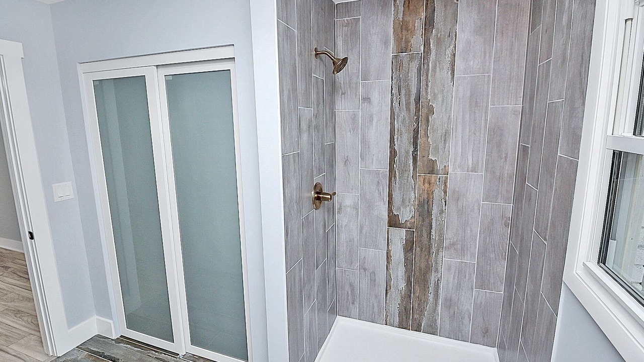Photo of Bathroom in Bowling Green