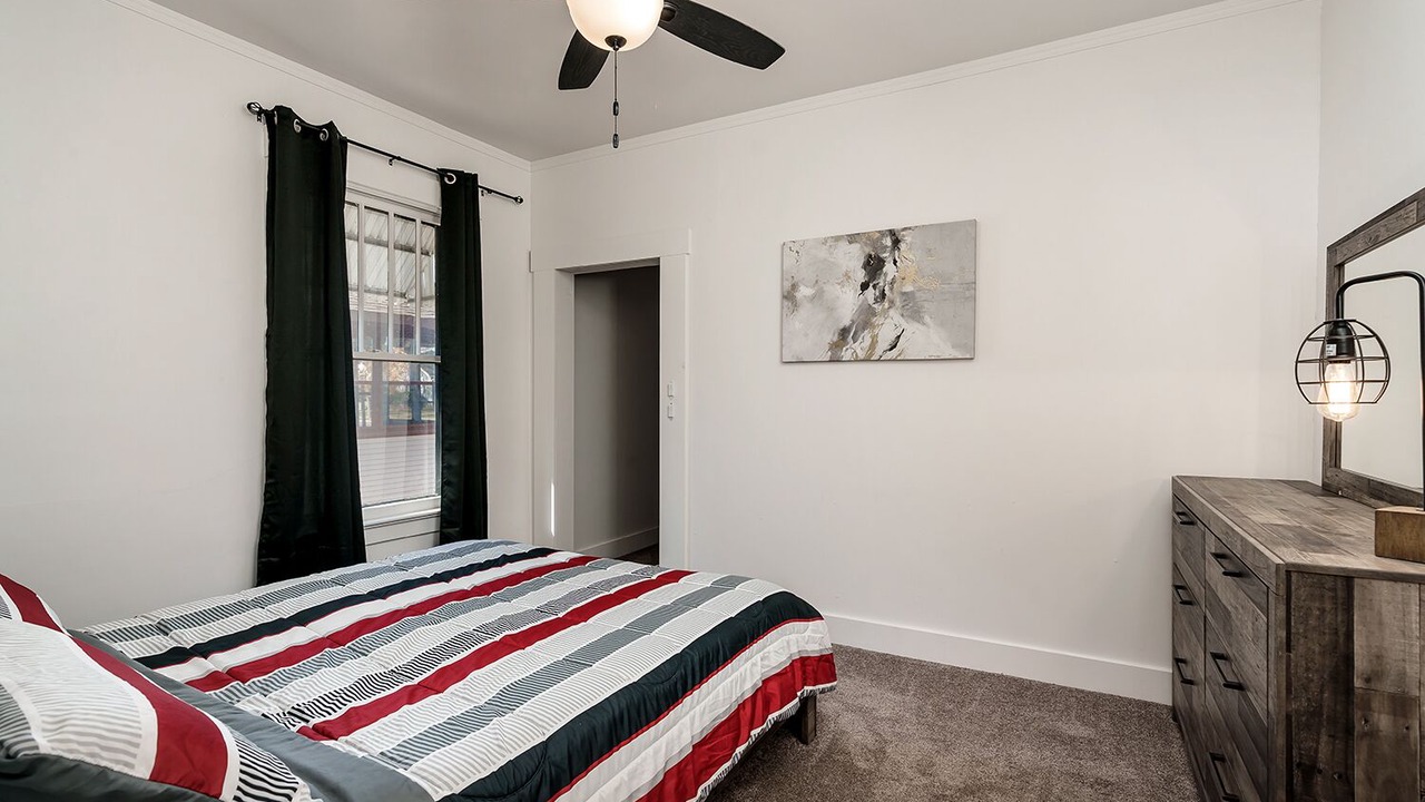 Photo of Bedroom in Central - Terry