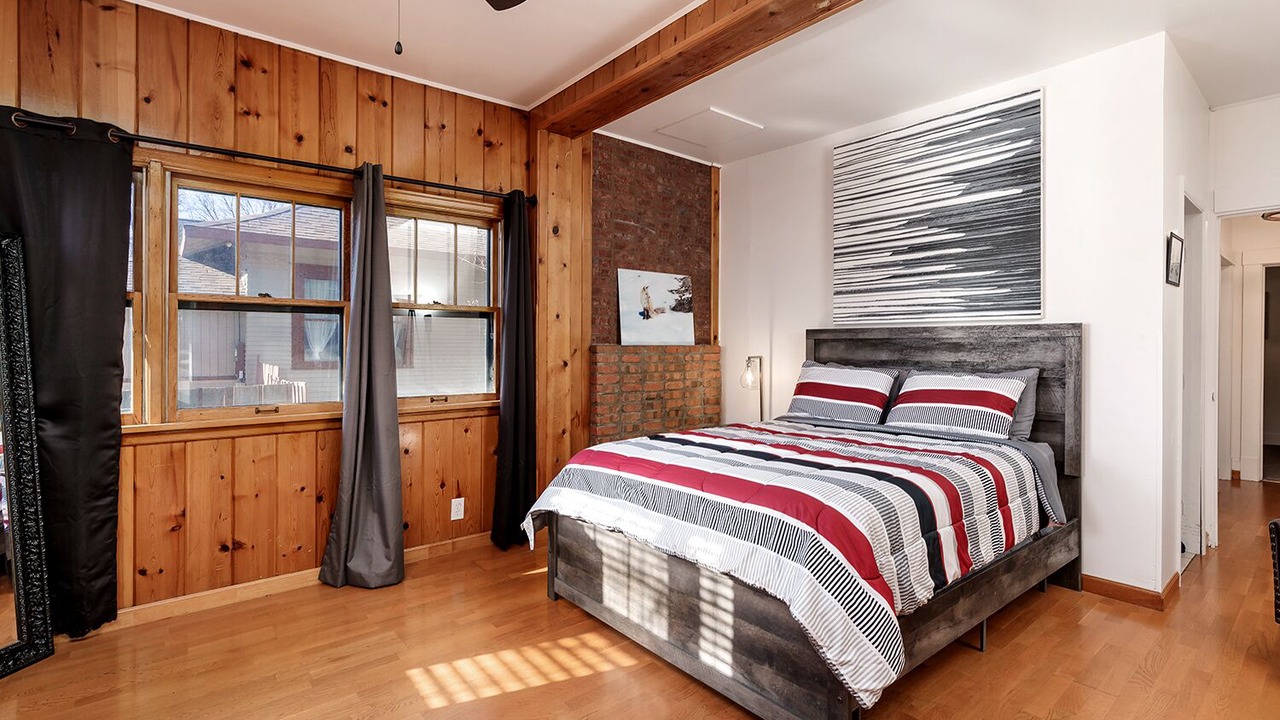 Photo of Bedroom in Central - Terry