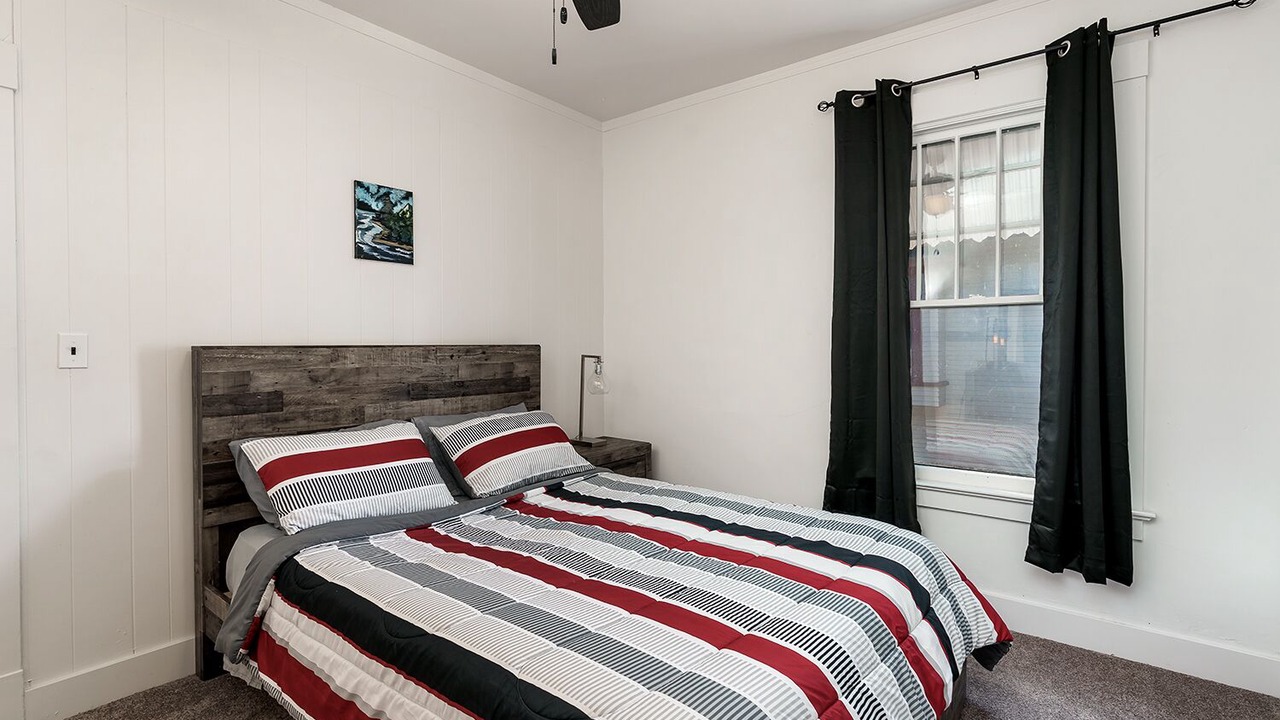 Photo of Bedroom in Central - Terry