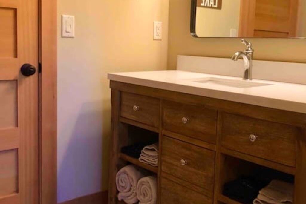 Photo of Bathroom in Lakeside