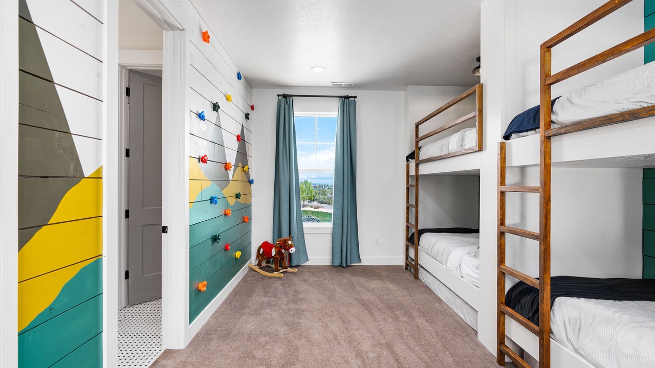 Photo of Bedroom in Cherimoya Hill