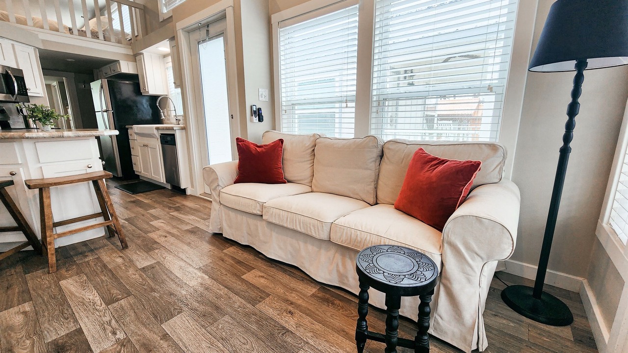 Photo of Livingroom in Staples
