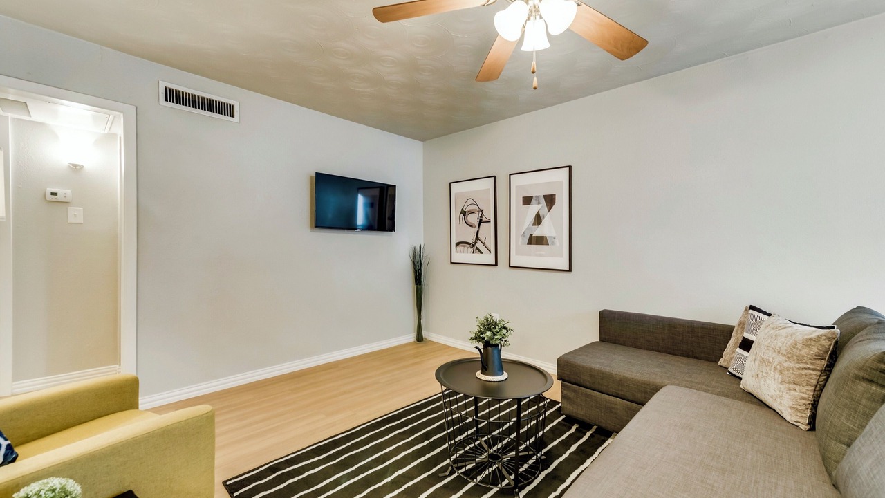 Photo of Livingroom in Old East Dallas