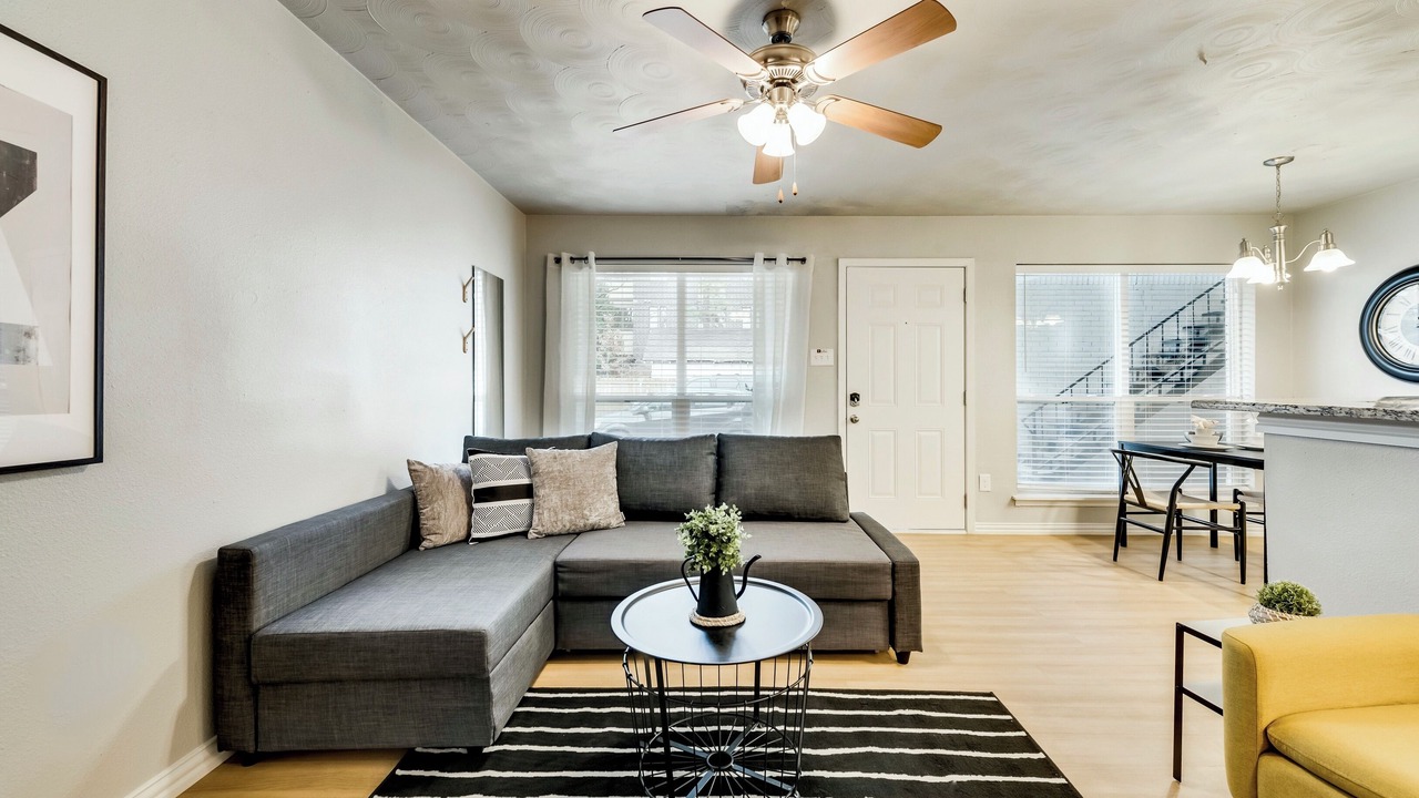 Photo of Livingroom in Old East Dallas