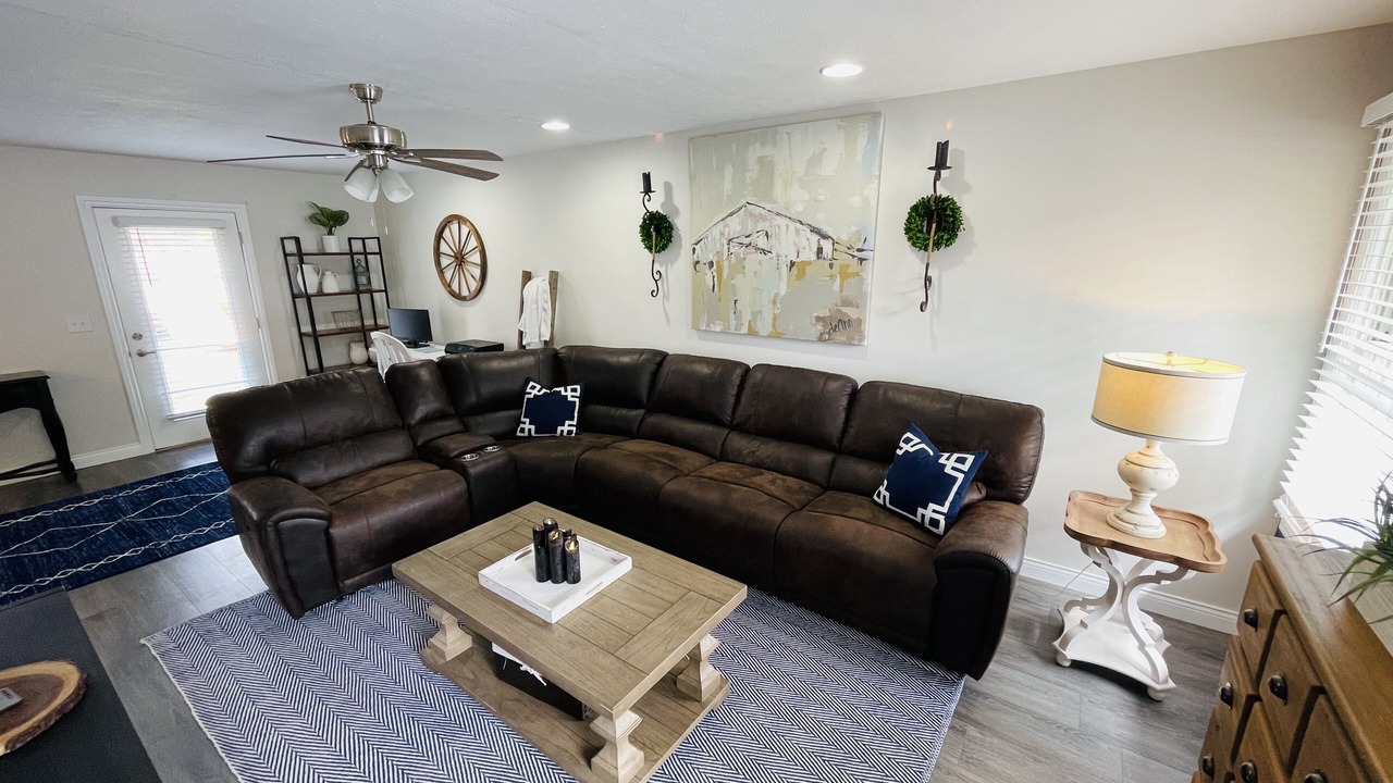 Photo of Livingroom in Newburgh