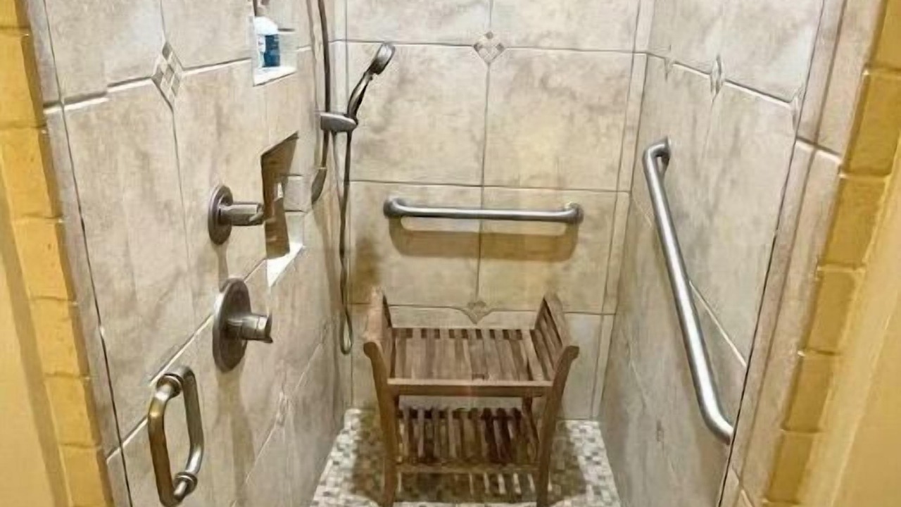 Photo of Bathroom in Clarksdale