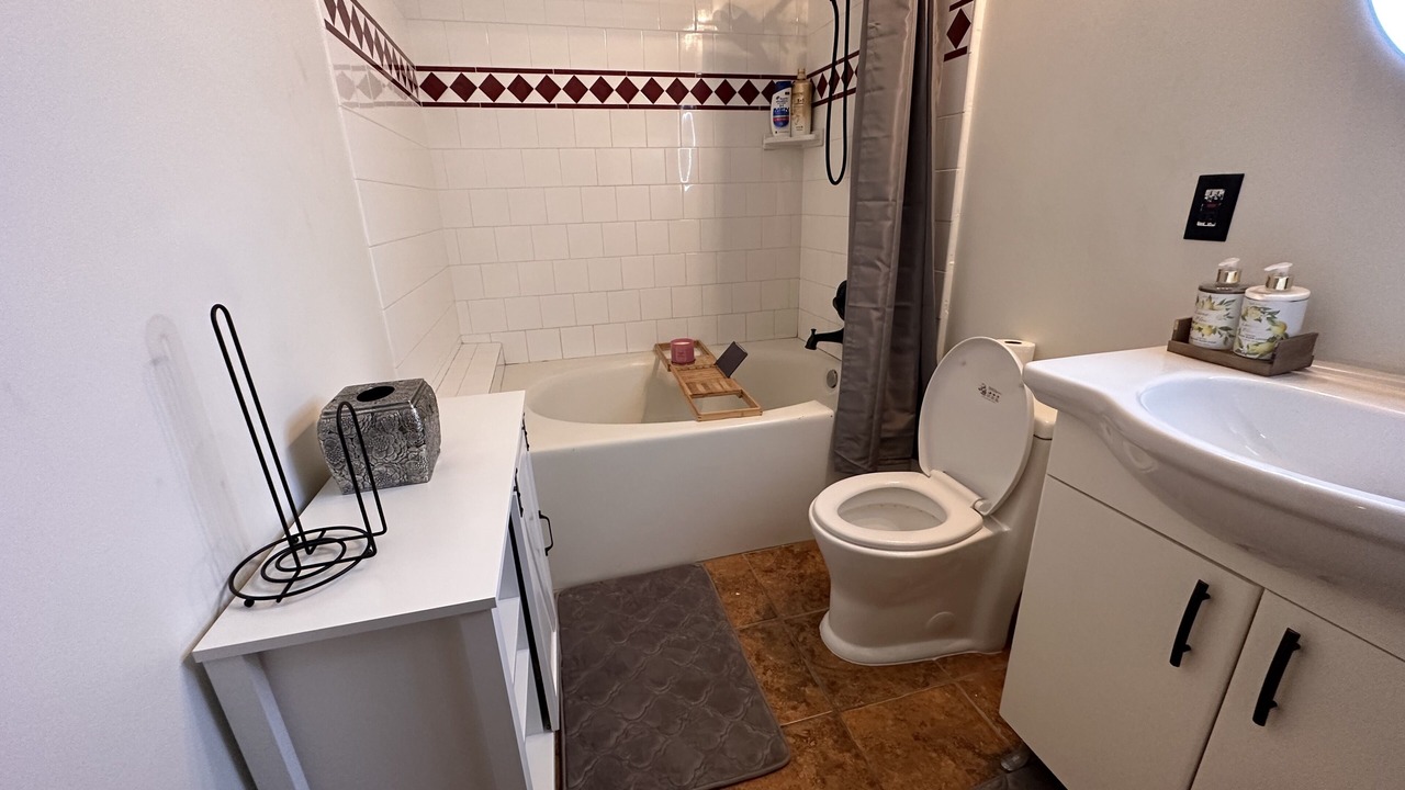 Photo of Bathroom in Downtown Los Angeles