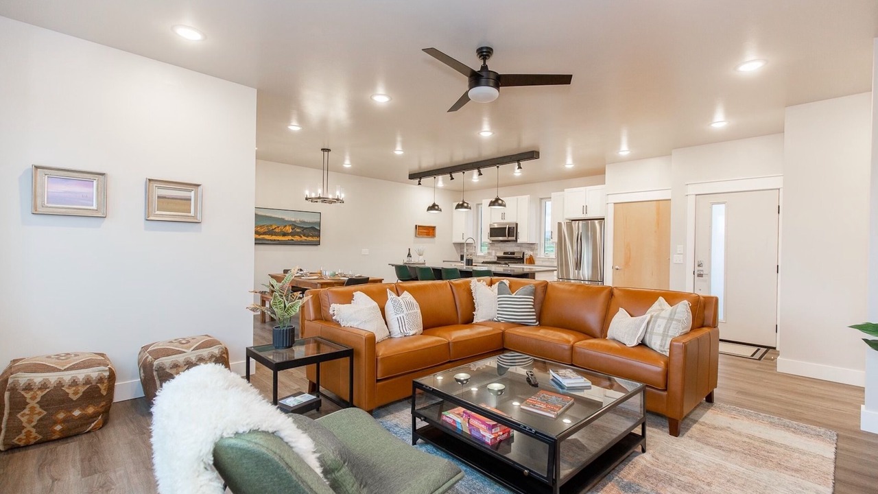 Photo of Livingroom in Four Corners