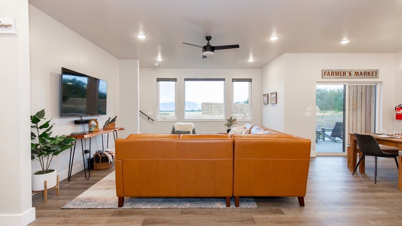 Photo of Livingroom in Four Corners