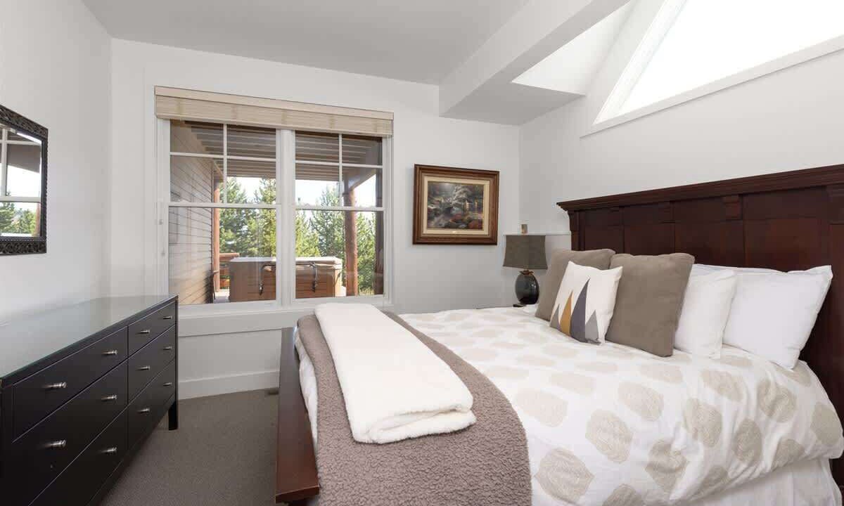 Photo of Bedroom in Saddle Ridge