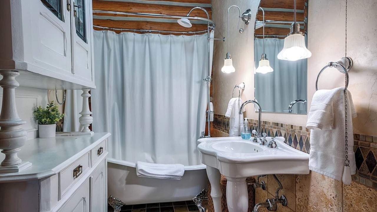 Photo of Bathroom in Marion
