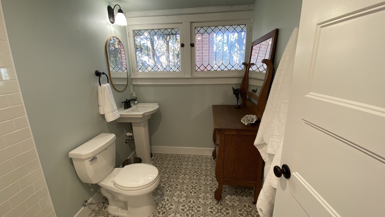 Photo of Bathroom in Buhl