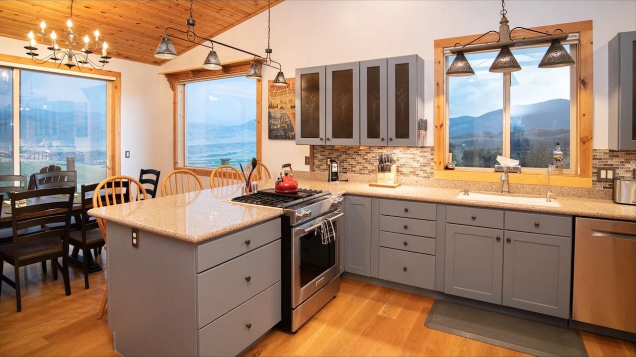 Photo of Kitchen in Emigrant