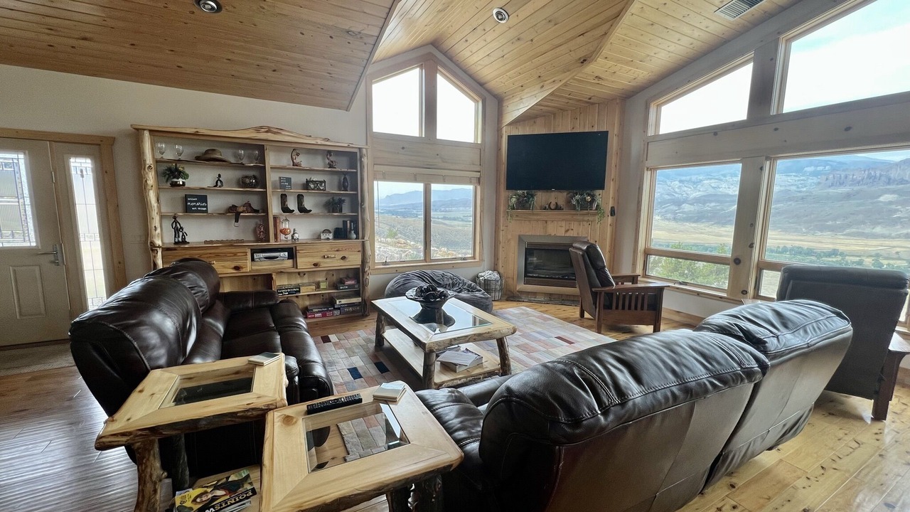 Photo of Livingroom in Cody