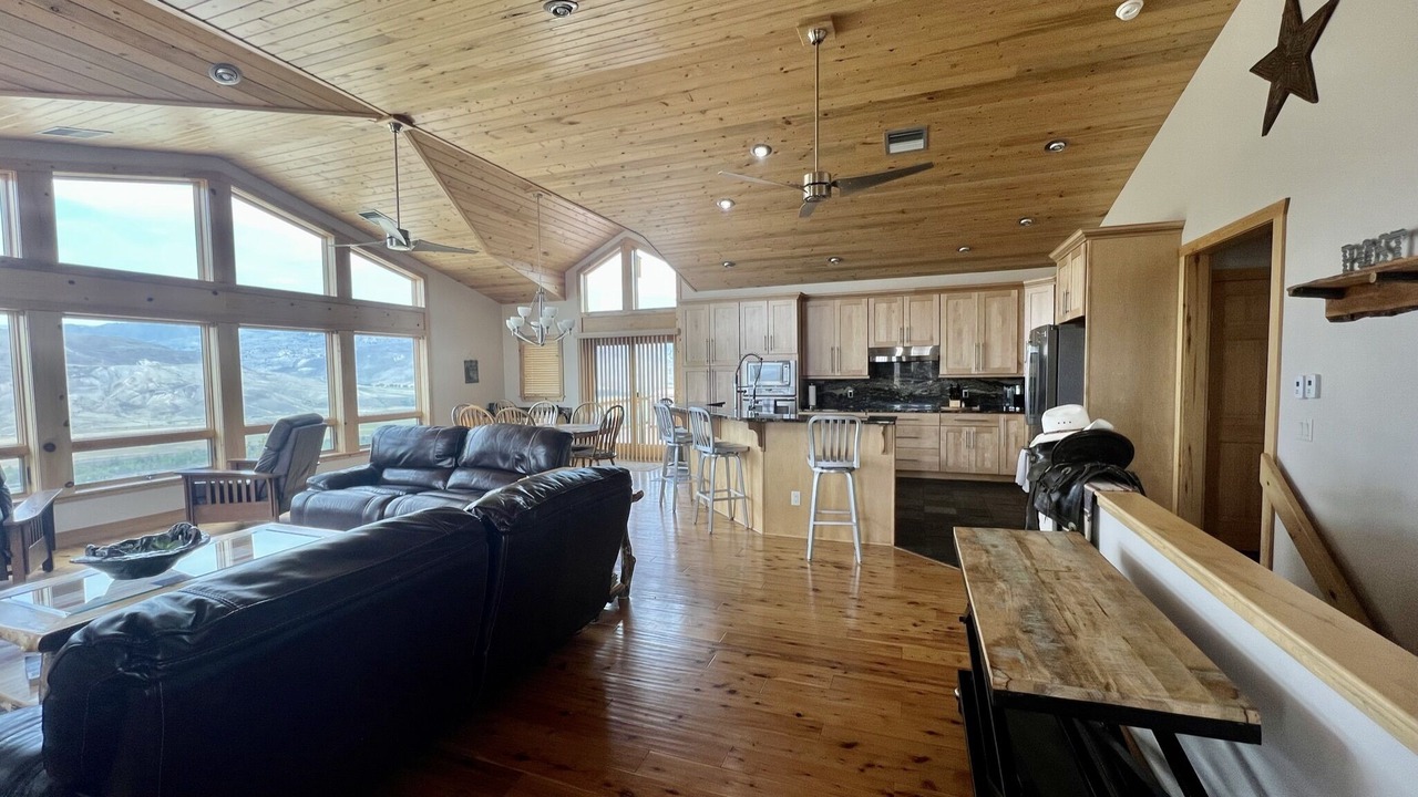 Photo of Livingroom in Cody
