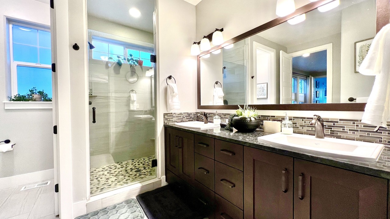 Photo of Bathroom in Harris Ranch