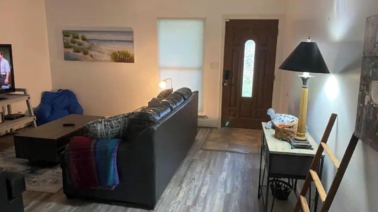 Photo of Livingroom in League City