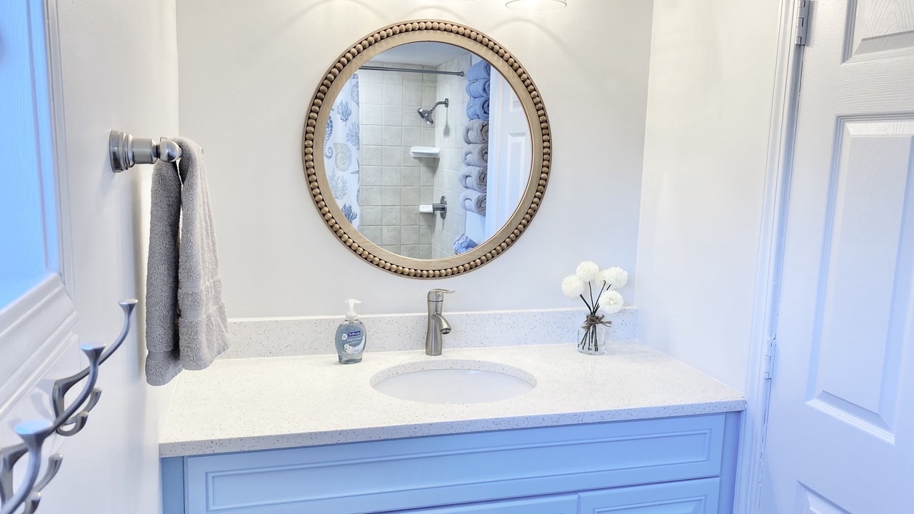 Photo of Bathroom in Lakeview