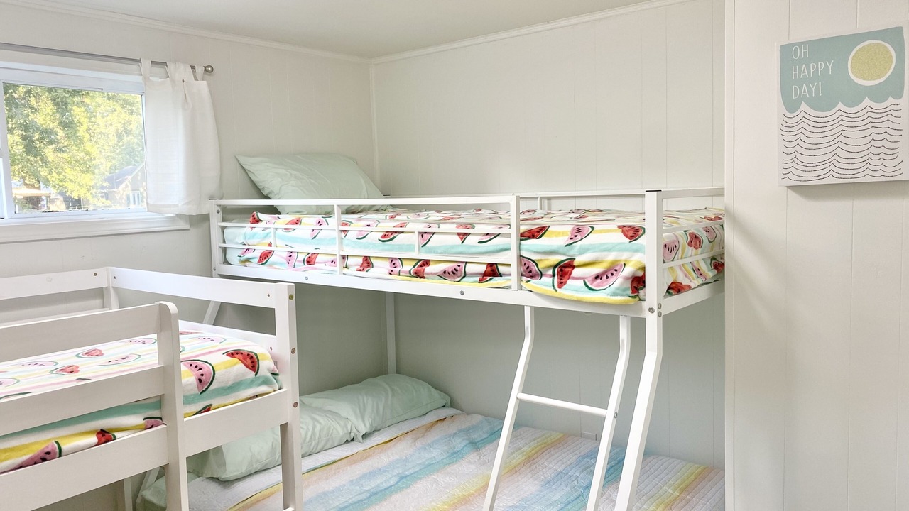 Photo of Bedroom in Lakeview