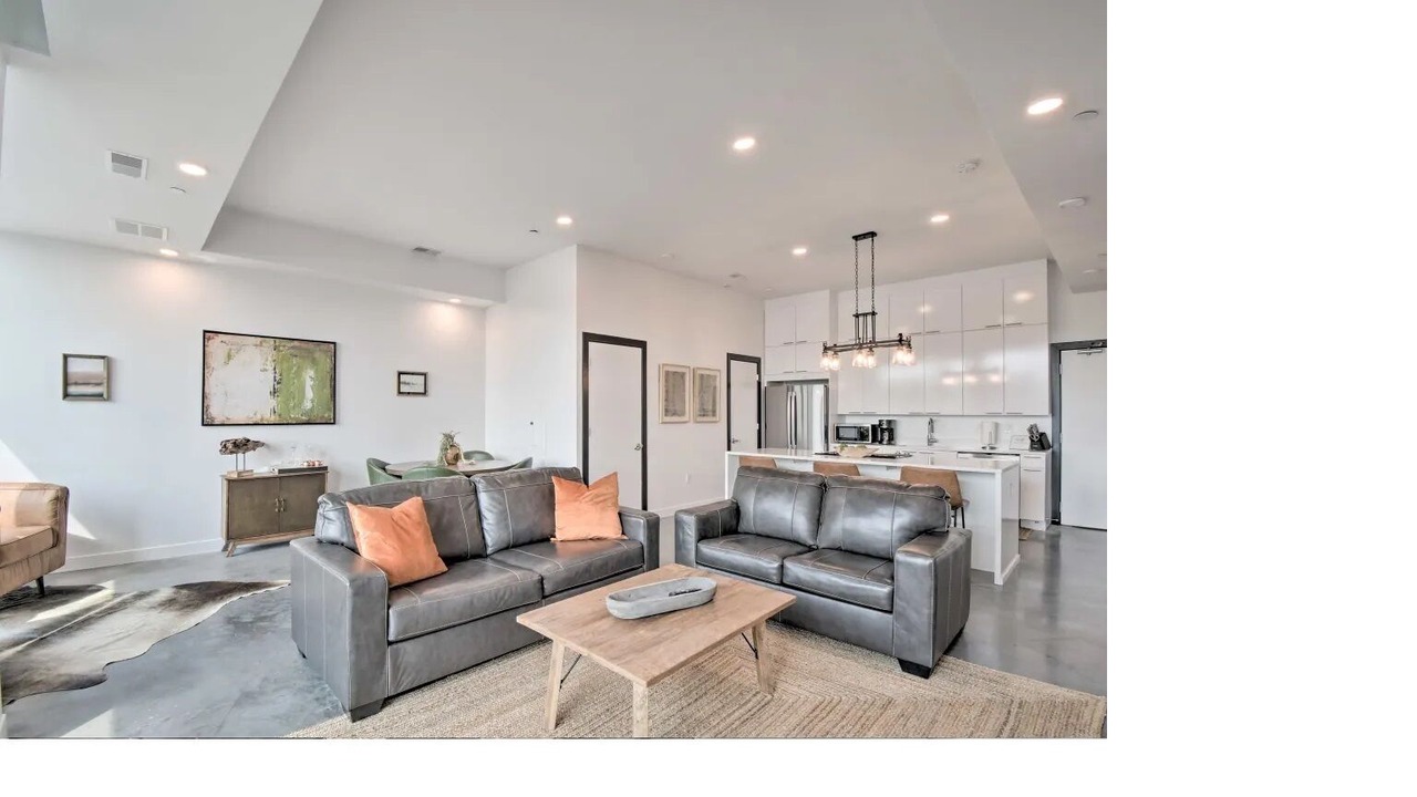 Photo of Livingroom in Iowa City