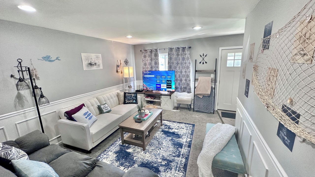 Photo of Livingroom in Clinton Township