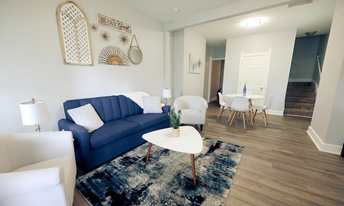 Photo of Livingroom in Near Northside