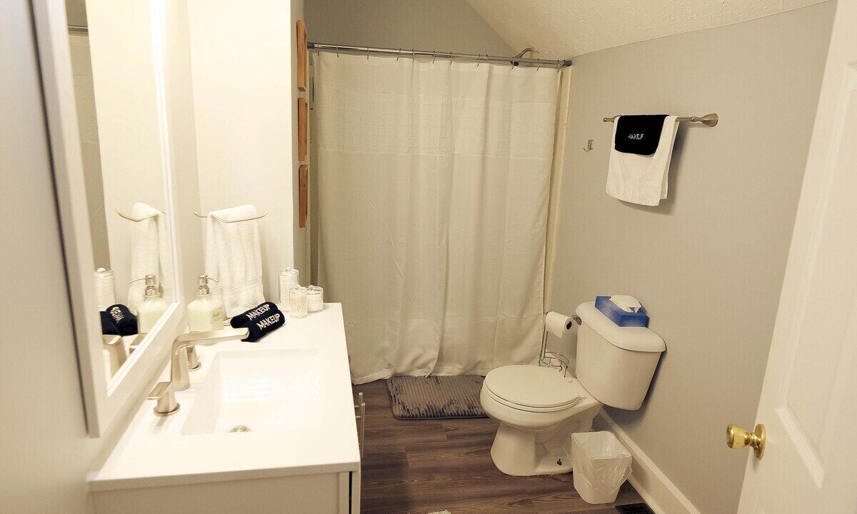 Photo of Bathroom in Near Northside