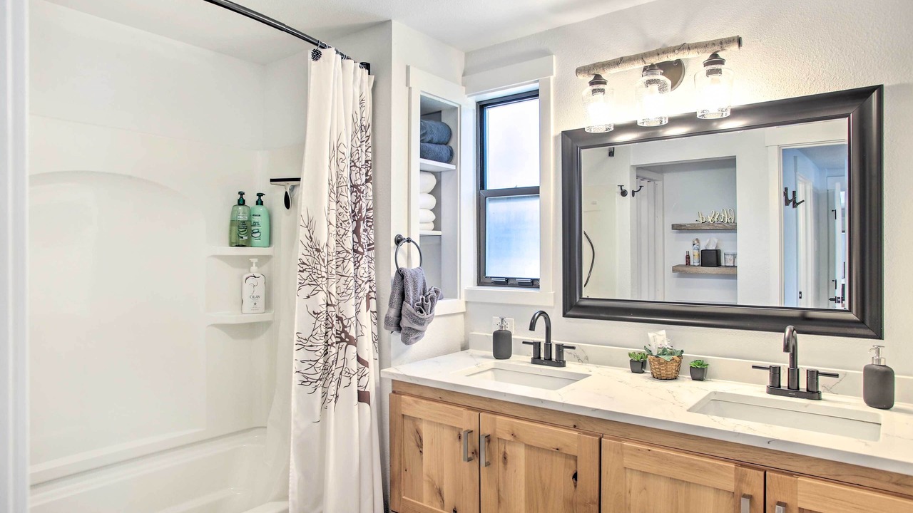 Photo of Bathroom in Hauser