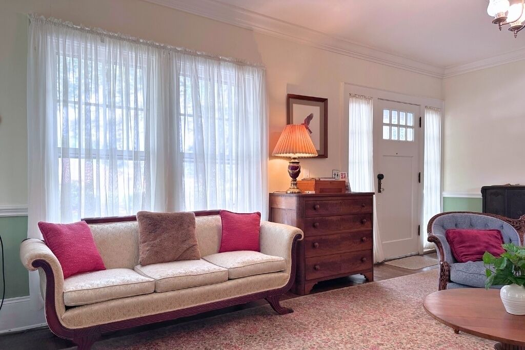 Photo of Livingroom in Lattimore