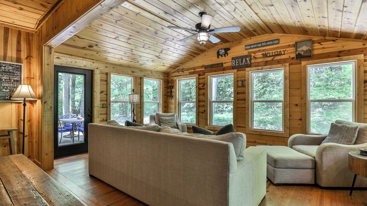 Photo of Livingroom in Walnut Mountain