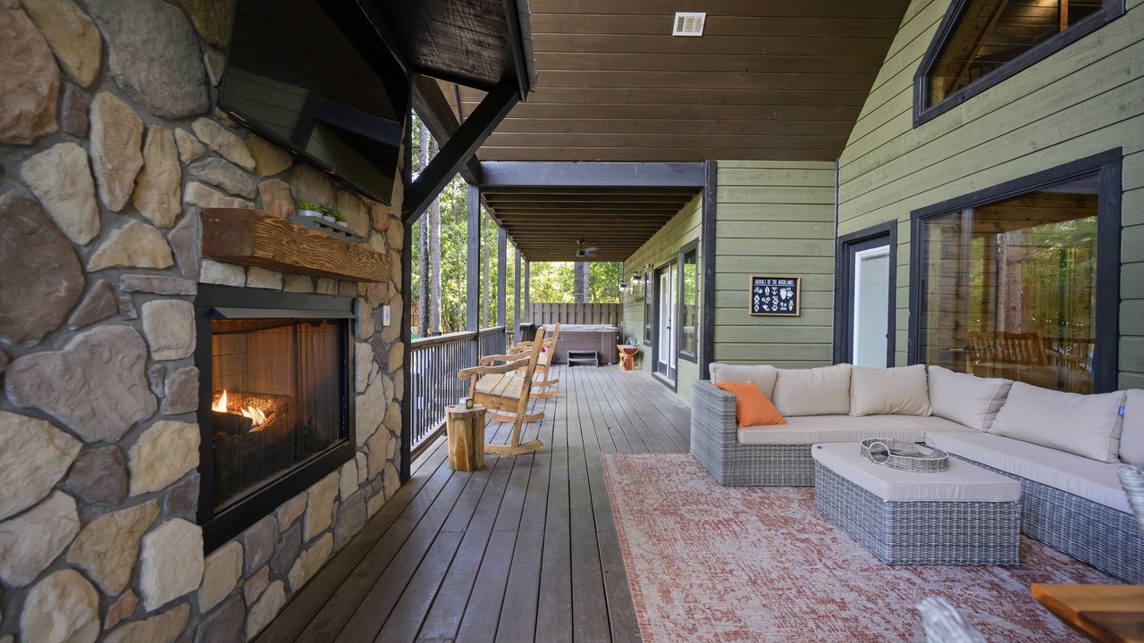 Photo of Livingroom in Hochatown