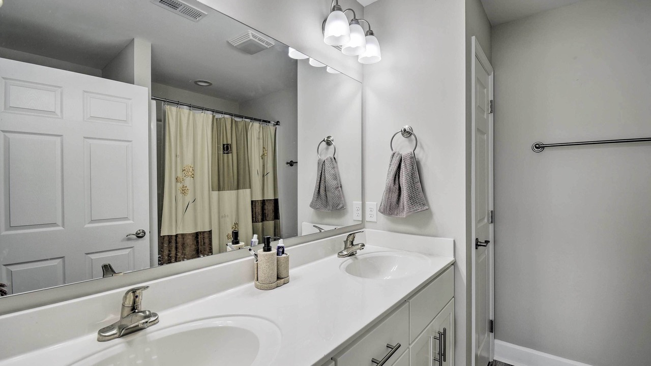Photo of Bathroom in Loris