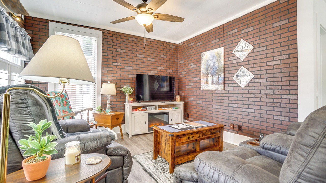 Photo of Livingroom in Mount Vernon