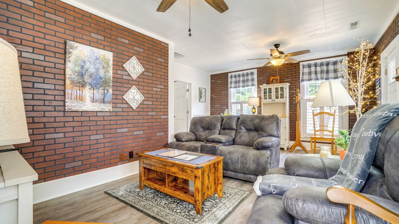 Photo of Livingroom in Mount Vernon
