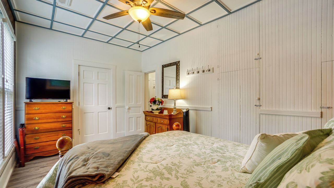 Photo of Bedroom in Mount Vernon