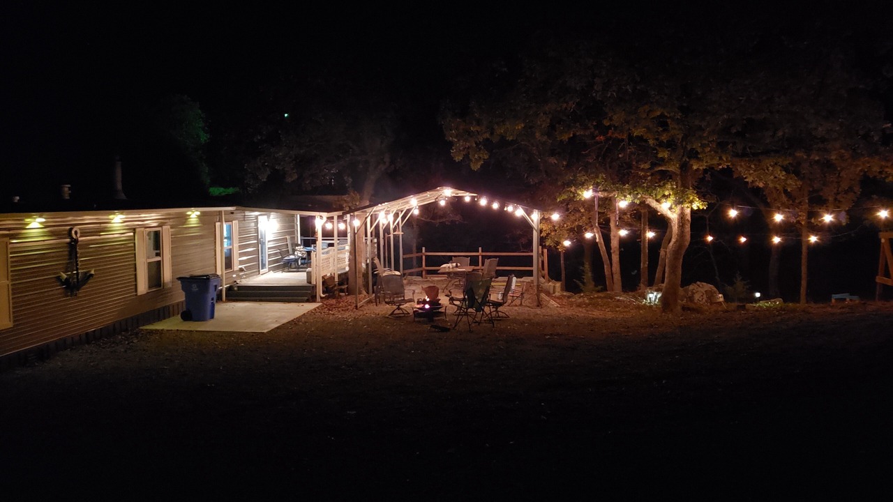 Photo of Outdoor in Canadian
