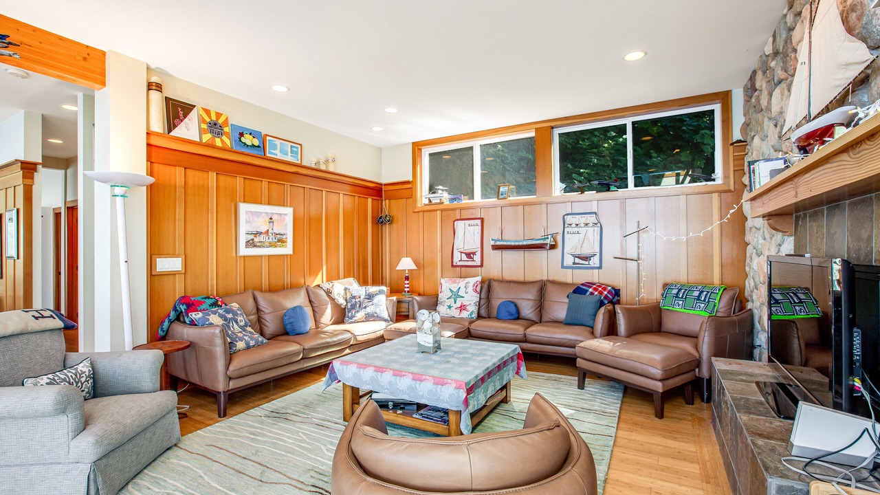Photo of Livingroom in Kingston