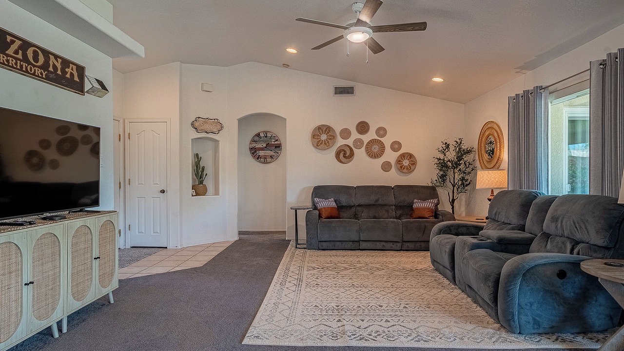 Photo of Livingroom in Fortuna Foothills