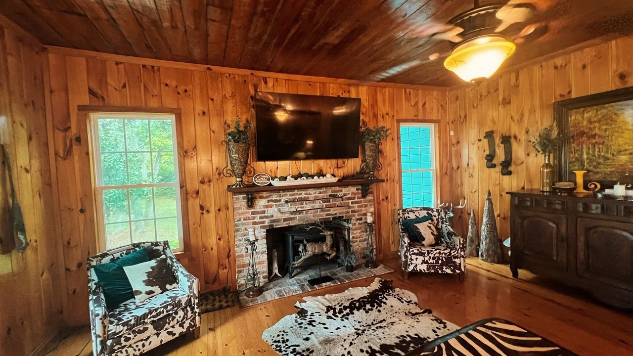 Photo of Livingroom in Manning