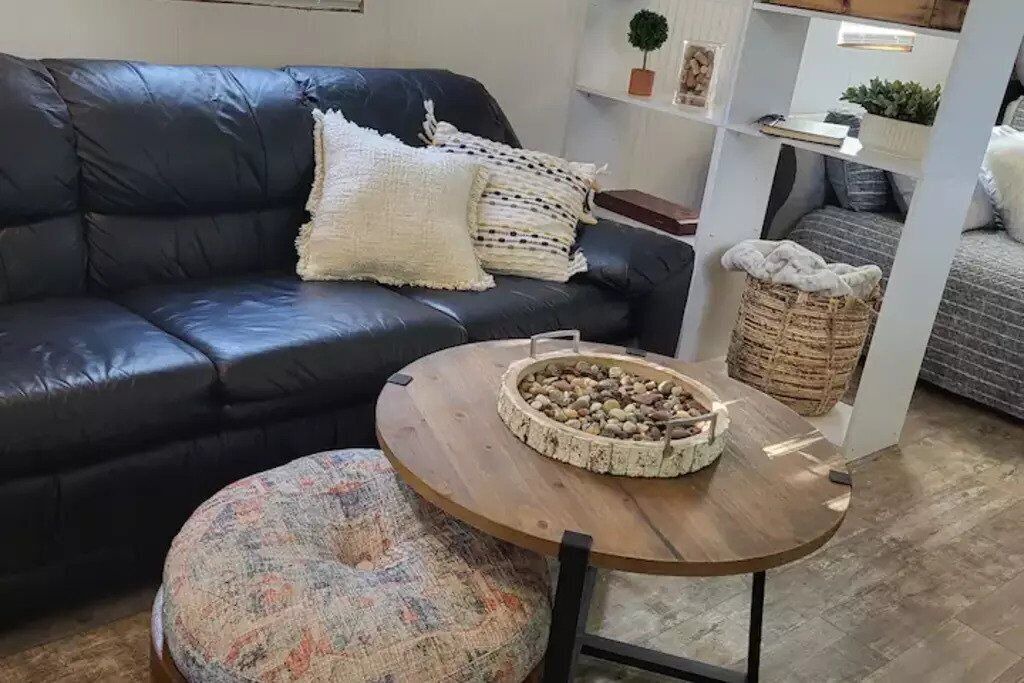 Photo of Livingroom in Proctor