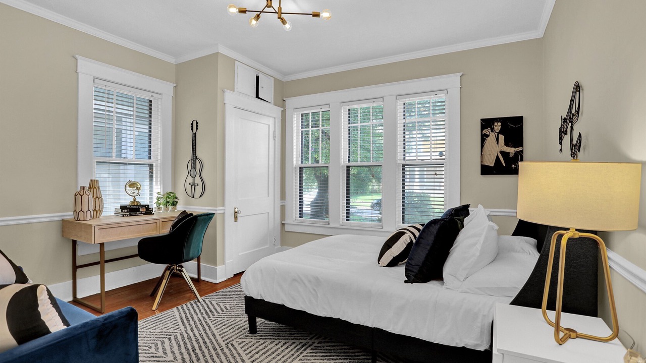 Photo of Bedroom in East Midtown