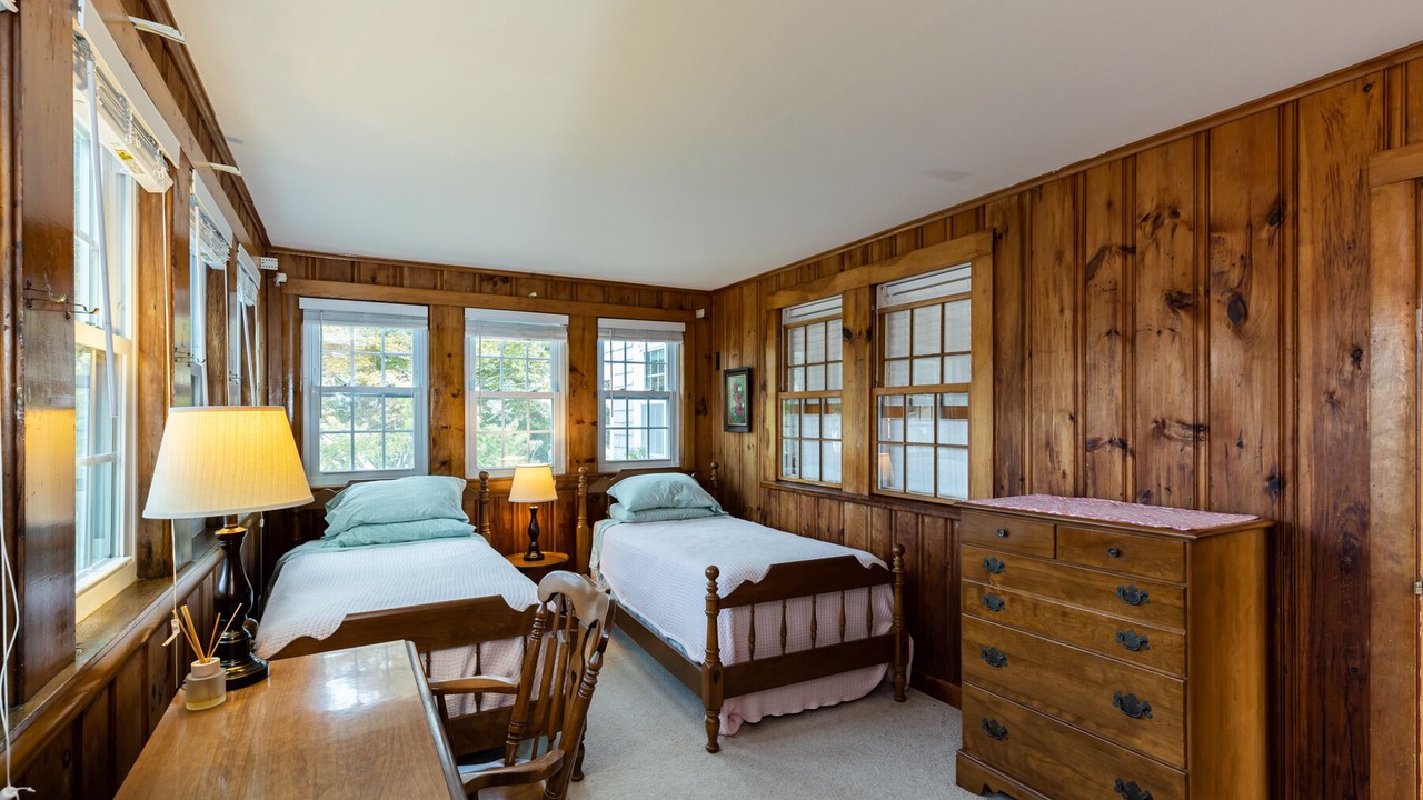 Photo of Bedroom in Popponesset