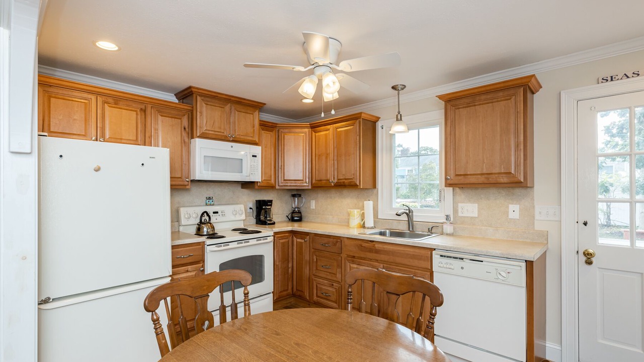 Photo of Kitchen in Popponesset