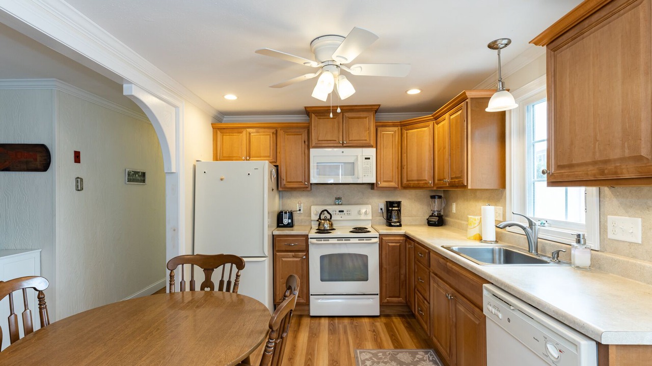 Photo of Kitchen in Popponesset