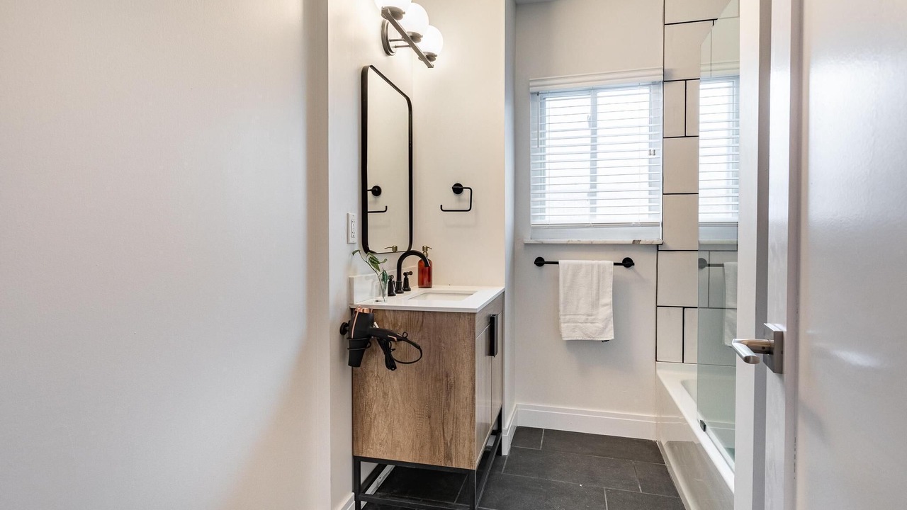 Photo of Bathroom in Oak Park