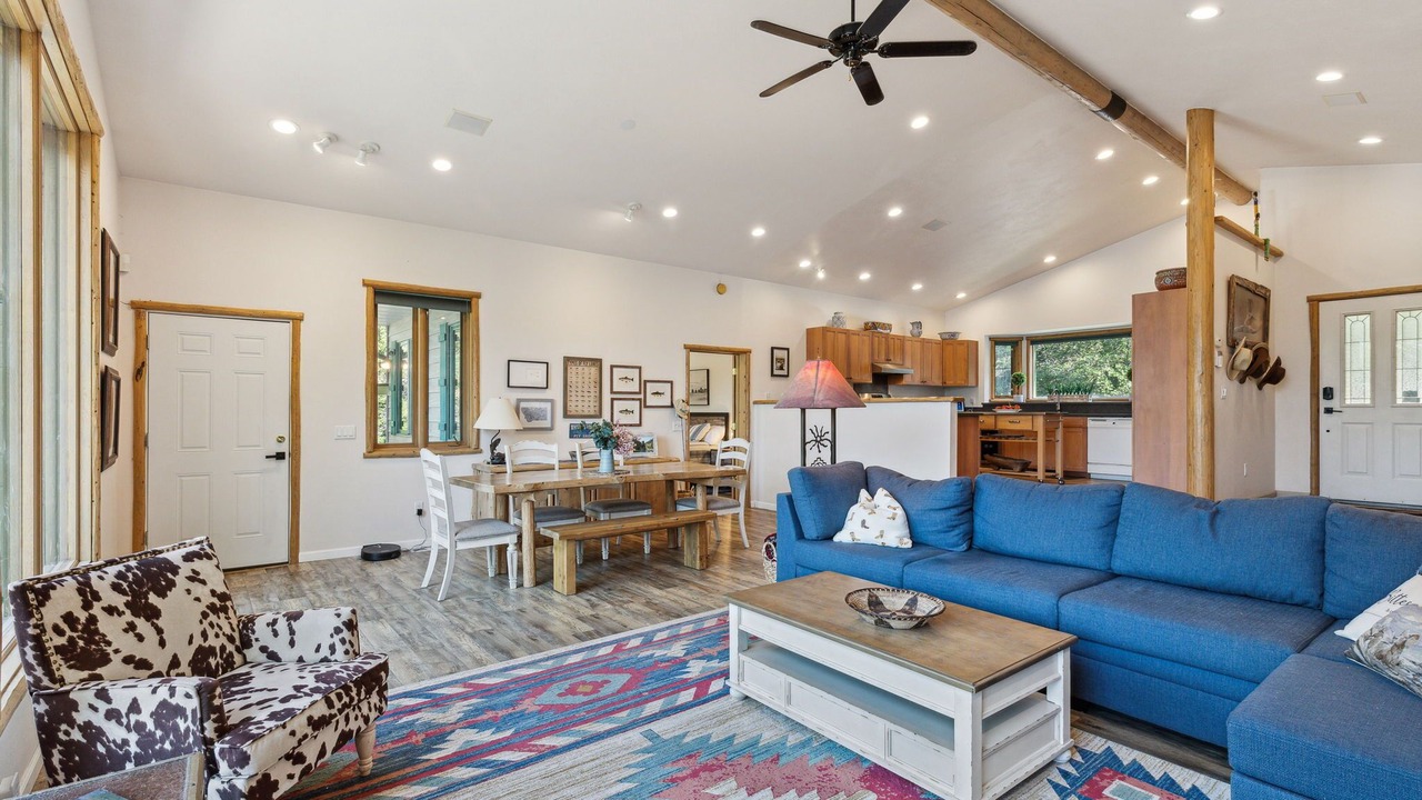 Photo of Livingroom in Grantsdale