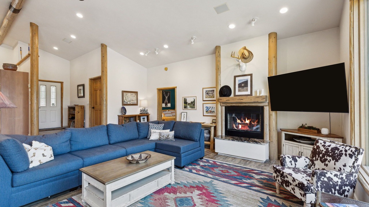 Photo of Livingroom in Grantsdale