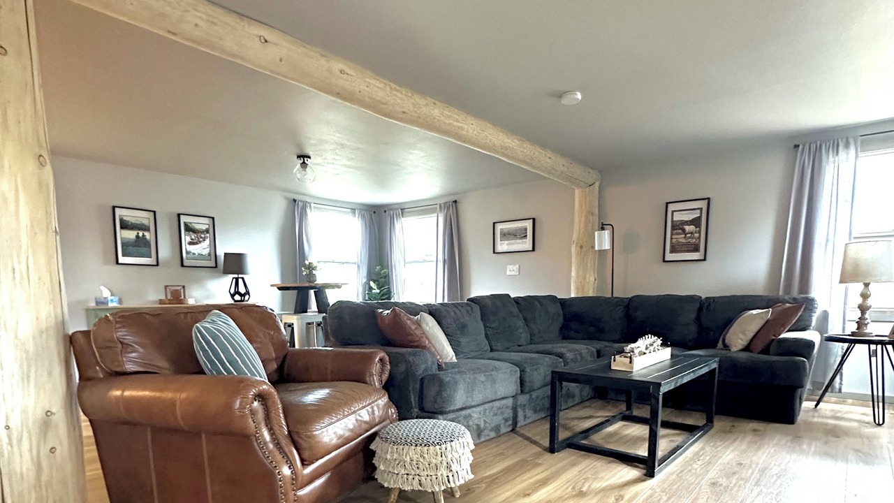 Photo of Livingroom in Saratoga